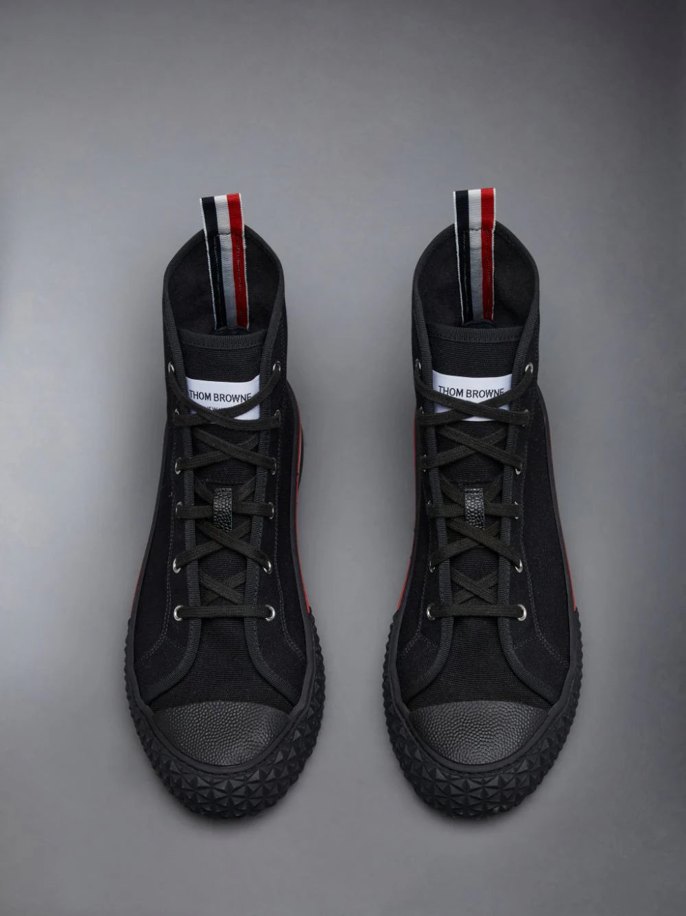 Thom Browne Canvas Tartan Tread Sole Collegiate High Top Trainer (Tenis de Hombre)